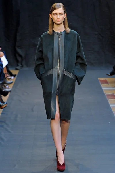 Look 30